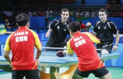 Jos Manuel Ruiz y Jorge Cardona, en un momento del partido de dobles de la final de tenis de mesa (categoras 9-10) que acabaron perdiendo contra la pareja china Lin Ma y Hao Lian por 3 sets a 2