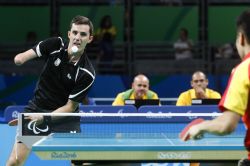 Jos Manuel Ruiz se enfrent al chino Lin Ma en uno de los partidos individuales de la final por equipos del torneo paralmpico de tenis de mesa.