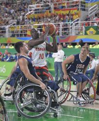 Amadou Diallo (10), en una accin de ataque durante la final de baloncesto de los Juegos de Rio 2016 entre Espaa y Estados Unidos (52-68)