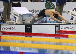 Sebastin Rodrguez se lanza al agua en los 100 metros libre de la clase S5, en los que fue cuarto.