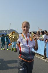 Elena Congost, con la medalla de campeona paralmpica de maratn en clase T12 (poco resto de visin), en la que hizo un tiempo de 3:01?T 43?.