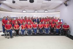 Visita del equipo paralmpico espaol a las empresas patrocinadoras del Plan ADOP tras los Juegos de Rio 2016