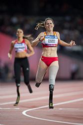 Sara Andrs gana la medalla de bronce en 400 metros T44 durante el Campeonato del Mundo de Atletismo Paralmpico de Londres.