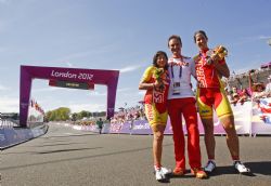 Josefa Benítez y Mayalen Noriega logran medalla de plata en la prueba de fondo en carretera