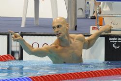 Richard Oribe tras ganar la medalla de plata en los 100 metros libre.