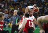 Asier Garca trata de controlar un baln durante el Espaa-Canad (80-46) de la primera jornada de BSR en los Juegos Paralmpicos de Rio 2016