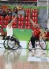 Jordi Ruiz (11) defiende un ataque del combinado holands durante el partido de baloncesto que enfrent a Holanda y Espaa (48-66)