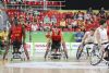 Agustn Alejos (51) y Amadou Diallo (10), en un momento del partido de baloncesto entre Holanda y Espaa (48-66)