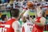 Asier Garca lanza a canasta ante la oposicin de un rival en el partido de semifinales del torneo paralmpico de baloncesto que Espaa disput con Gran Bretaa (69-63)