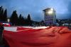 Despliegue de la bandera canadiense en la Ceremonia de Clausura.