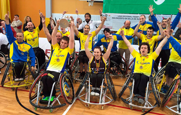 Equipo del ILUNION con la Copa del Rey