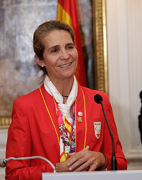 LA INFANTA ELENA, A LOS DEPORTISTAS ESPAÑOLES: "ÁNIMO Y ADELANTE"