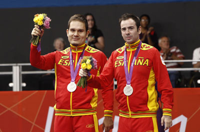 lvaro Valera y Jordi Morales con sus medallas de plata