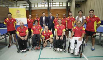 El equipo espaol con el Secretario de Estado