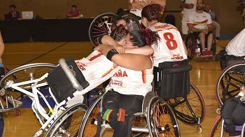 Equipo femenino espaol celebra su clasificacin para el mundial