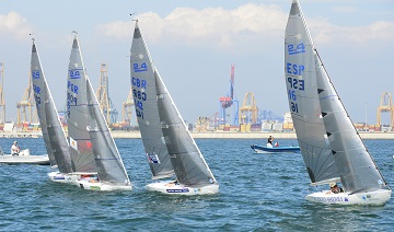 Embarcaciones en regata Europeo Valencia