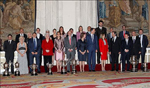 Fotografía de familia de los premiados