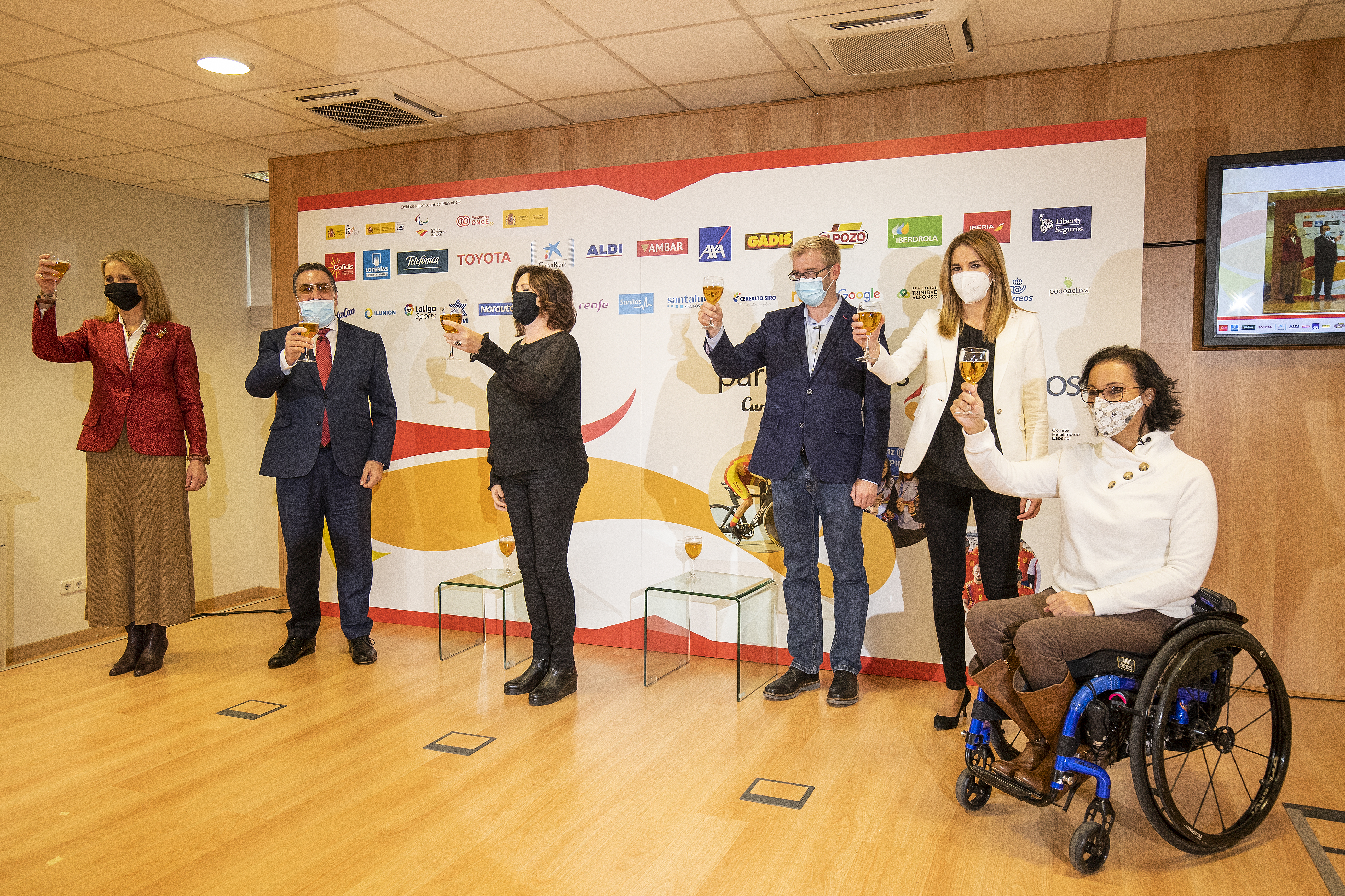 Brindis al final del acto