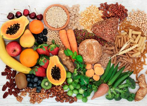 Imagen con alimentos que aportan hidratos de carbono