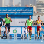 Gerard Descarrega y su guía Guillermo Rojo, durante los 100 metros T11 del Mundial de Dubai