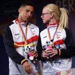 Melany Berges, junto a su guía, Sergio Sánchez , con la medalla de plata conquistada en el Europeo de Berlín.