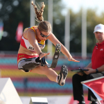 Uno de los saltos de Desirée Vila en la prueba de Longitud T63 en el Europeo de Berlín. de Berlín