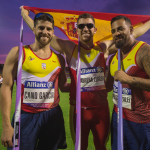 De izquierda a derecha, Salvador Cano, Héctor Cabrera y Kim López, tras la prueba de lanzamiento de Jabalina en el Europeo de Berlín.