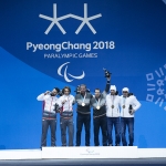 Imagen de Jon Santacana y Miguel Galindo reciben su medalla de plata en supercombinada en Pyeongchang 2018