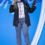 Imagen de Astrid Fina recoge su medalla de bronce en snowboard cross durante los Juegos Paralímpicos de Pyeongchang 2018.