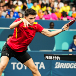 Ander Cepas en los octavos de final de tenis de mesa hombres individual - clase 9