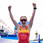 Miguelez celebra su quinto puesto en triatlón