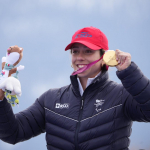 Audrey Pascual ceremonia de medalla Supergigante Milano Cortina 2026