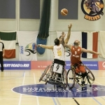 Alejandro Zarzuela, en el salto inicial del España-Polonia Europeo BSR 2015.