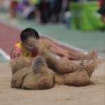 Xavi Porras, participando en salto de longitud T11 en el Mundial de Atletismo Doha 2015.