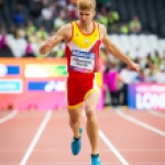 José Luis Fernández Taular, llegando a la meta en la final de los 400 metros T12 en el Mundial de Atletismo Paralímpico de Londres.