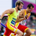 Martín Parejo y su guía, durante la prueba de Relevo 4x100 T11-T13 Campeonato del Mundo de Atletismo Paralímpico Londres 2017.