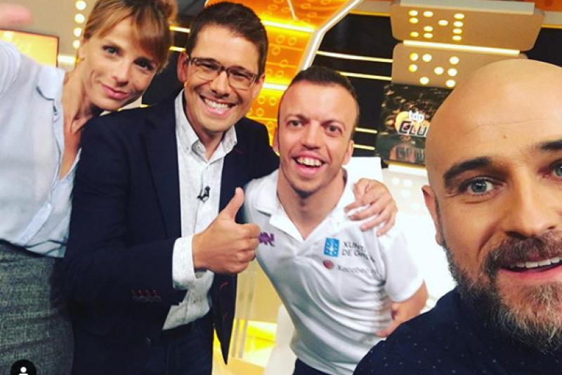 Alberto Seoane, con los compañeros de Teledeporte