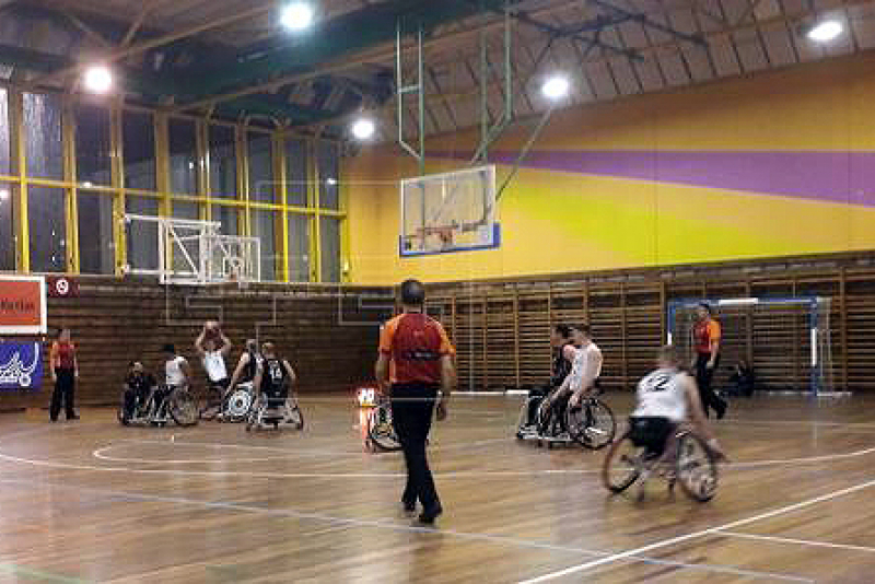 Momento del partido entre Bidaideak y Mideba Extremadura.