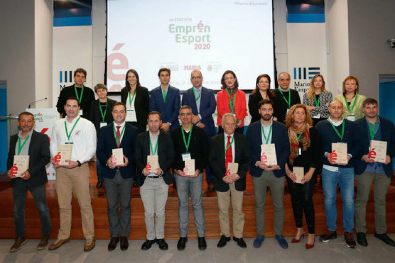 Foto de familia de todos los premiados