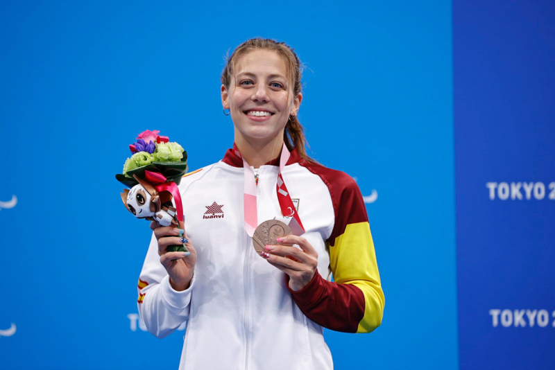 Nuria Marqués con su medalla de bronce en Tokio