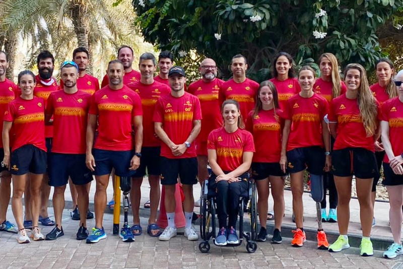 La selección española de triatlón posa al completo