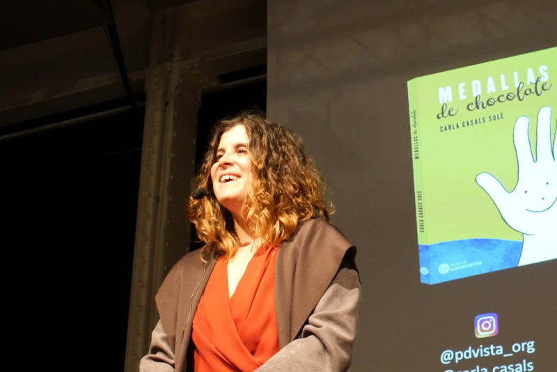 Carla Casals, ex nadadora paralímpica, en la presentación de su autobiografía "Medallas de chocolate"