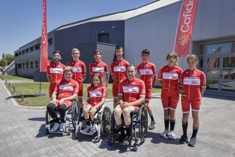 Miembros del Equipo Cofidis, en la Universidad Camilo José Cela