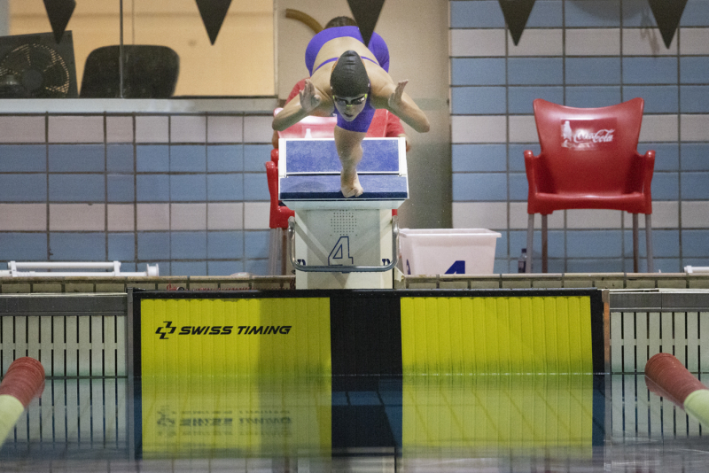 Beatriz Lérida se lanza a la piscina