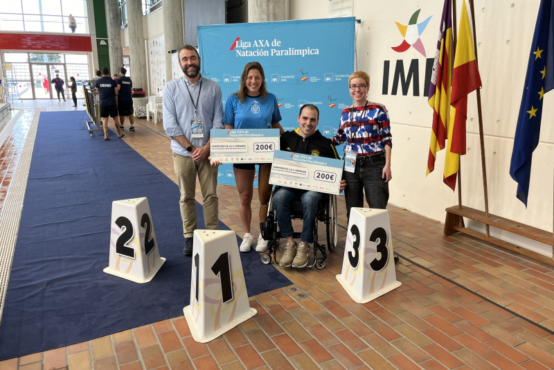 Toni Ponce y Nuria Marqués, en el podio final