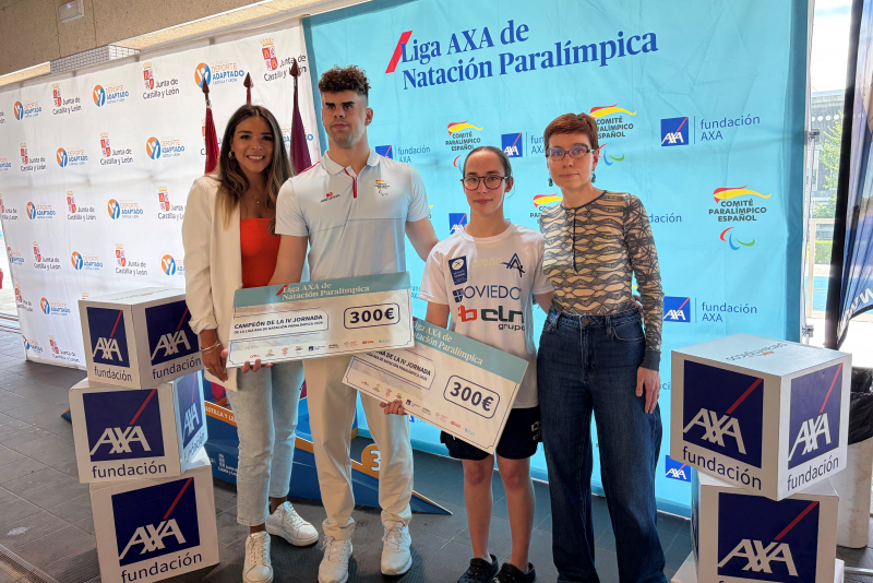 Foto de podio con los ganadores