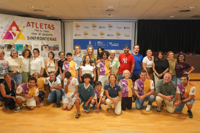 Foto de familia acto presentación escuelas