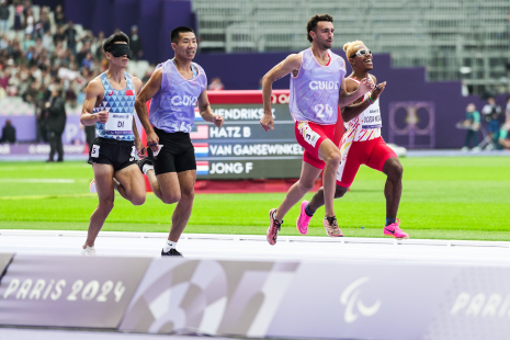 Eduardo Uceda compite en los 400m T11