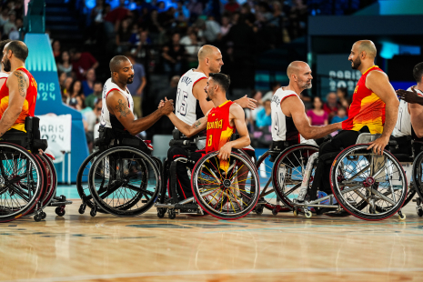 Partido equipo español baloncesto en silla de ruedas