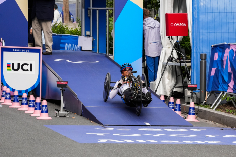 Sergio Garrote gana el oro paralímpico de contrarreloj en París